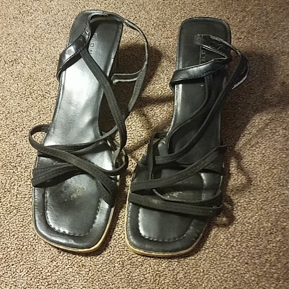 Sandals - Picture 2 of 3